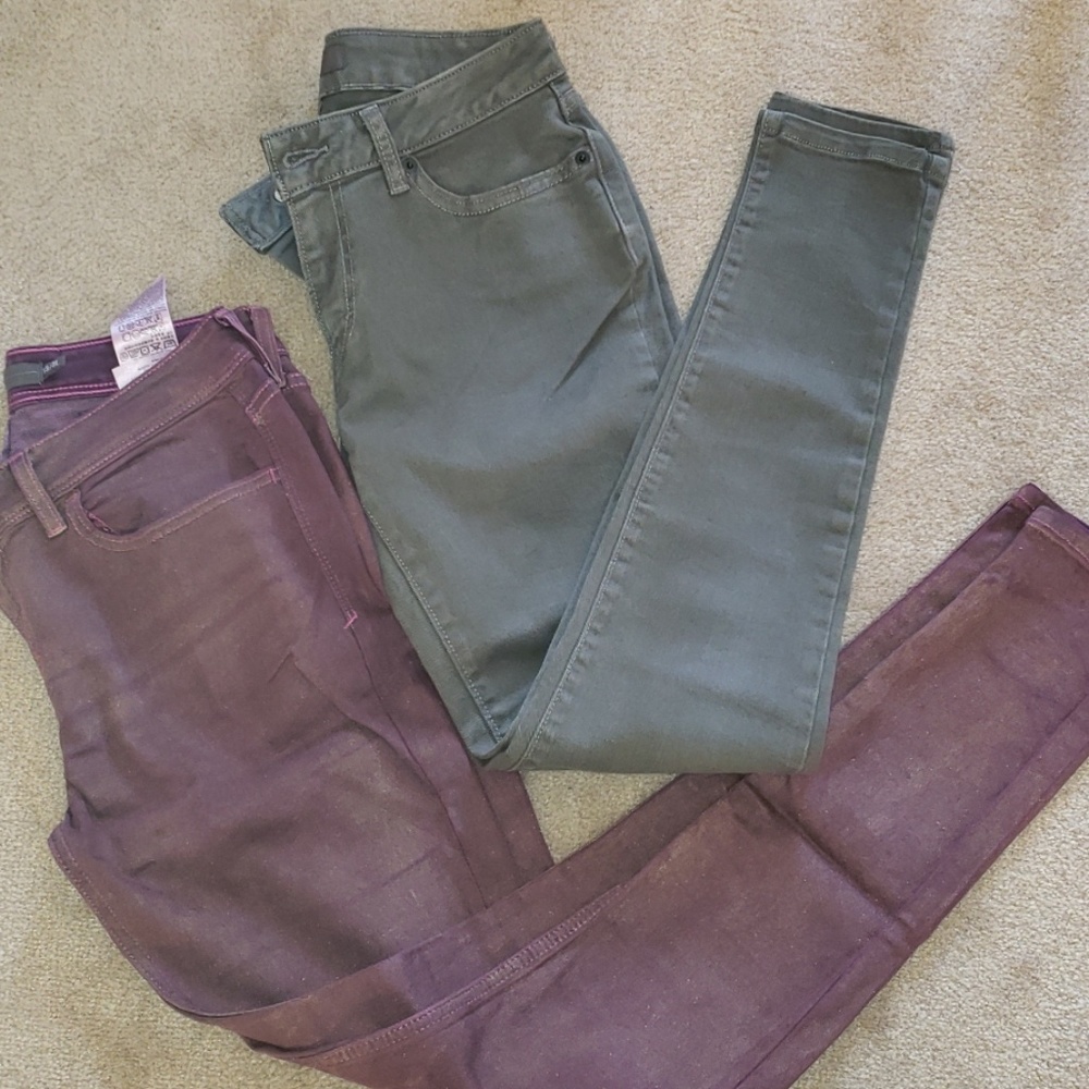 2 Pair Levis  Skinny Leg Jeans